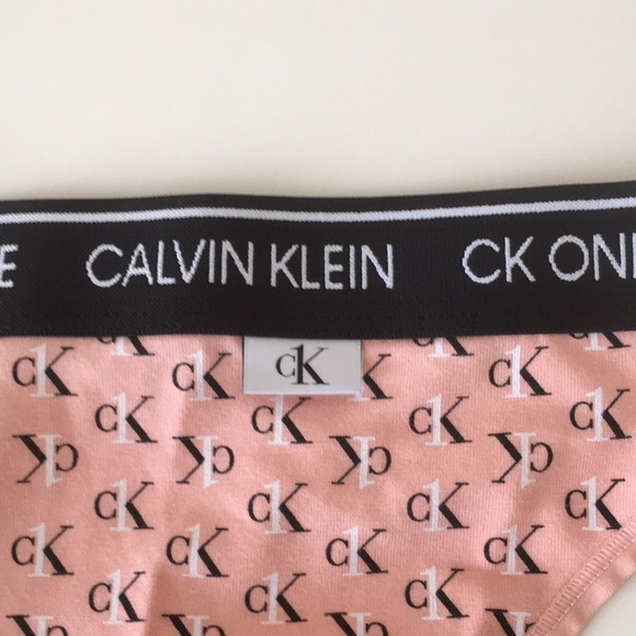 Calvin Klein CK One Bikini Brief Size Medium - Picture 7 of 15